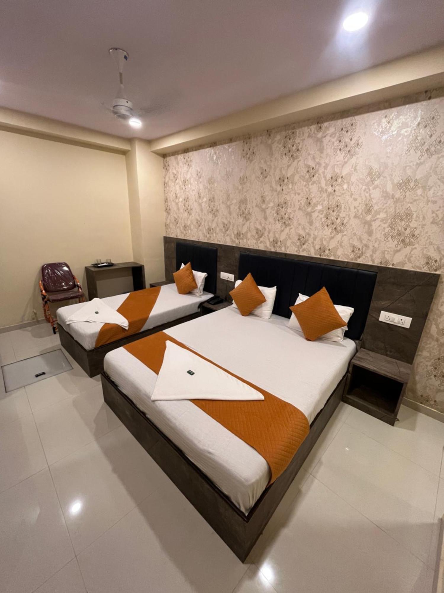 Hotel Grand Bella Мумбаи Экстерьер фото